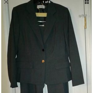 Calvin Klein women’s size 8 business suit
